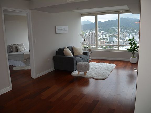 3rd image of 1009 Kapiolani Blvd APT 4611