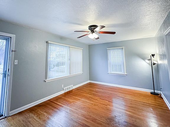 2nd image of 3611 Boswell Ave