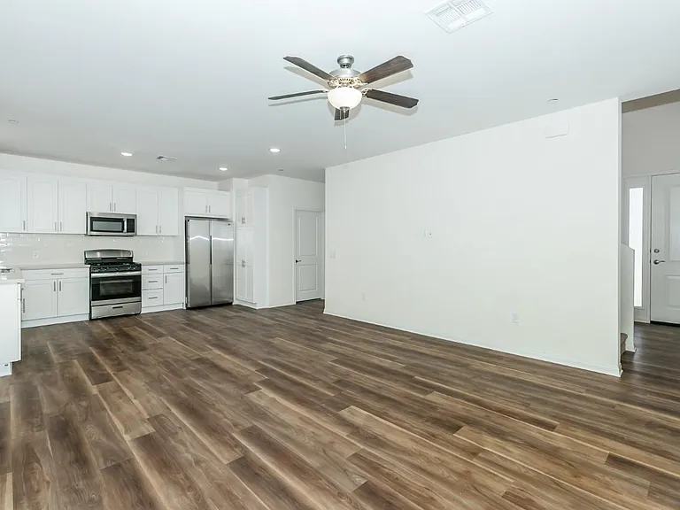 16850 Muscatel St — Photo 11