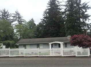 3867 Vista Dr, North Bend, OR 97459