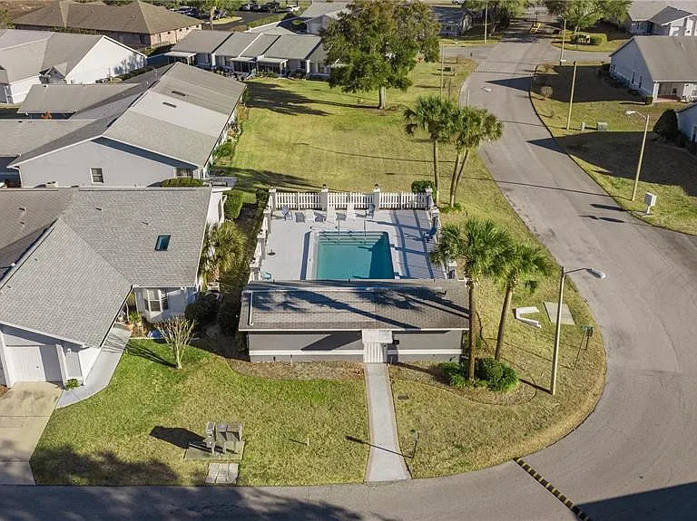 10441 SW 85th Ct — Photo 32