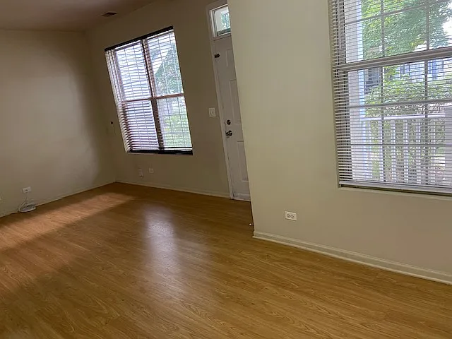 3 bed, 2.5 bath, 1472 sqft, $2,300 — Photo 3