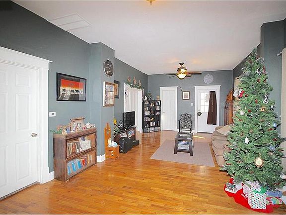 4th image of 417 N Oak St