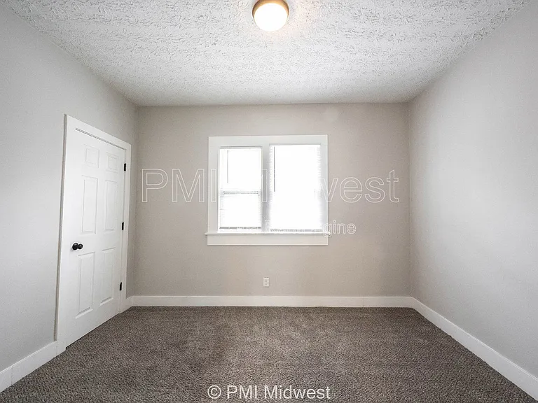 729 N Bosart Ave — Photo 17