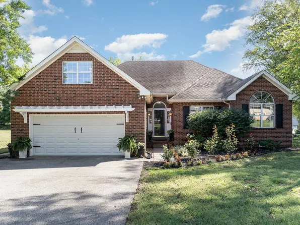 2717 Camden Ct, Thompsons Station, TN 37179