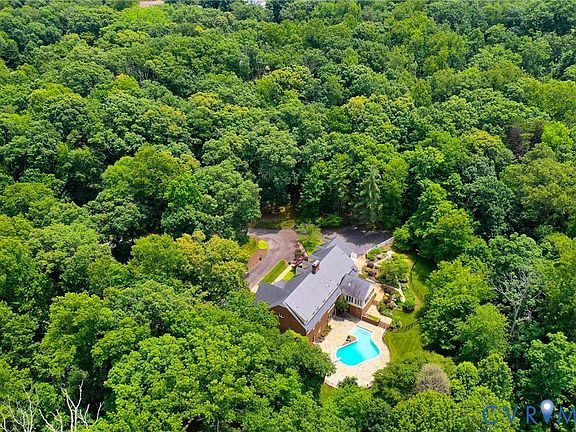 3rd image of 3320 Traylor Dr