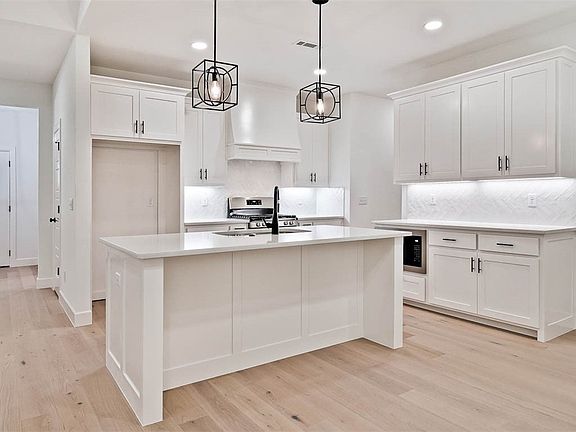 4th image of 71 Dirleton Dr
