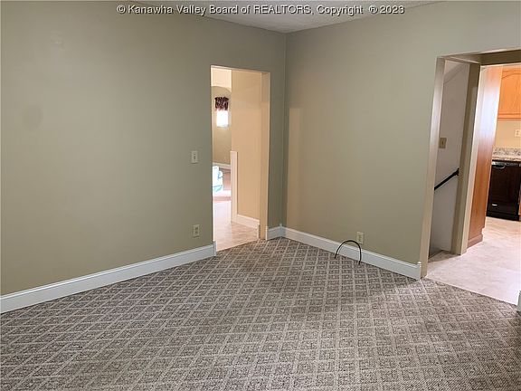 5th image of 1375 Garden Heights Dr