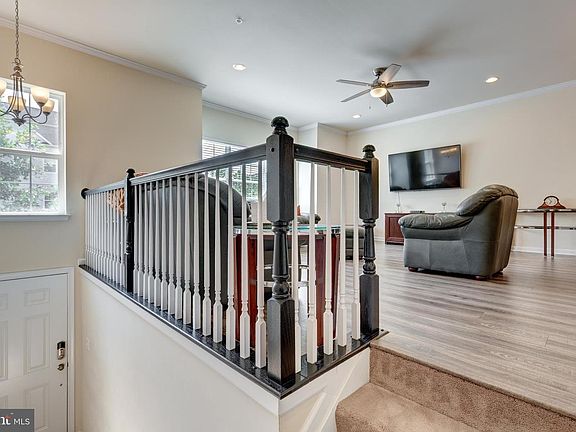 4th image of 7422 Tanyard Knoll Ln