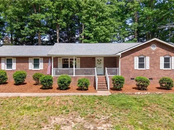 1437 Plantation Cir, Asheboro, NC 27205