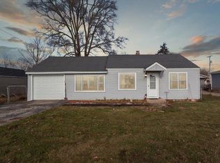 208 Harlem Rd, Machesney Park, IL 61115
