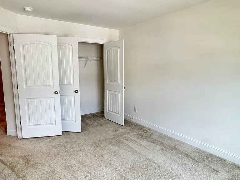 409 Lionel St — Photo 20