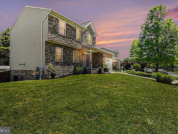 2nd image of 4705 Greencove Cir