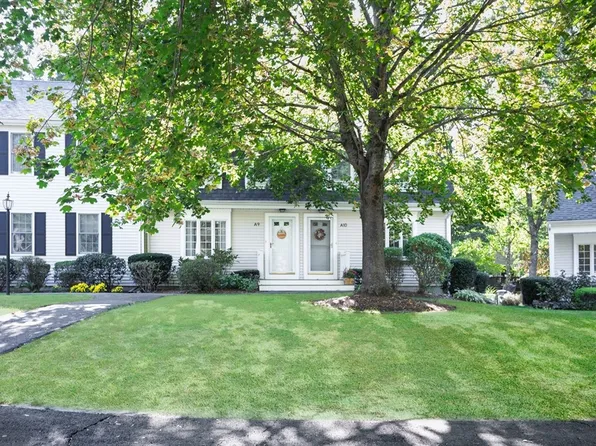 547 Washington St APT A10, Pembroke, MA 02359