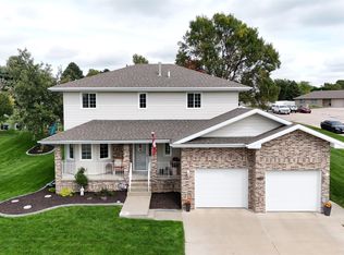 1637 Hackberry Dr, Norfolk, NE 68701