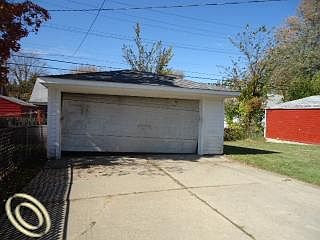 2nd image of 17665 Glenmore St