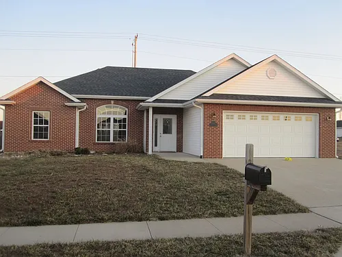 407 Golden Eagle Dr Photo 1