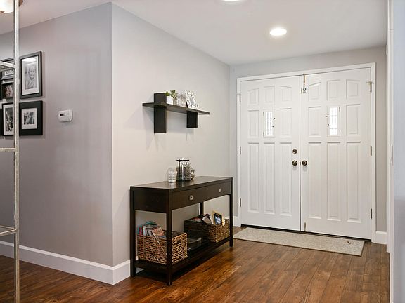 3rd image of 50 Birchwood Ave