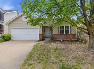 330 Hunters Heights Dr, Eureka, MO 63025