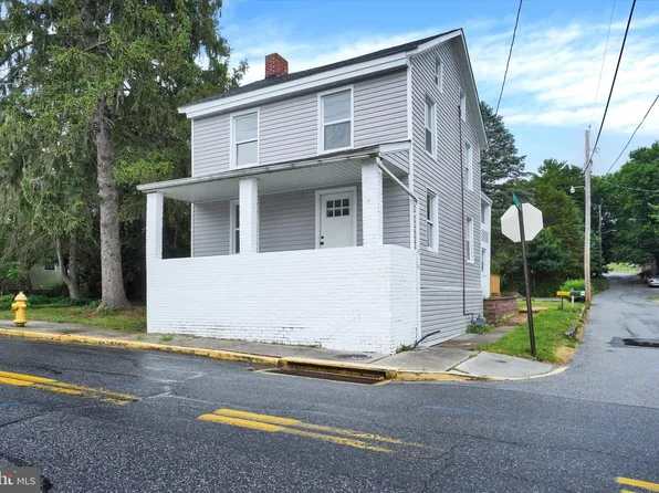 34 S Church St, Seven Valleys, PA 17360