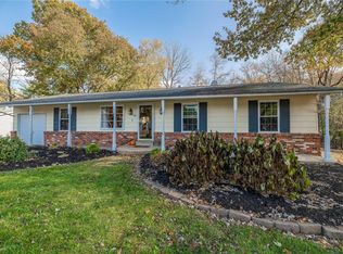 46 May Valley Ln, Fenton, MO