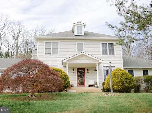 4752 Greene Love Ln, Marshall, VA 20115