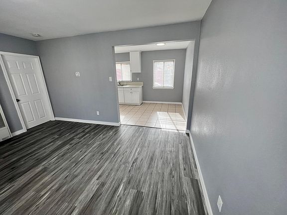 4th image of 6514 Flora Ave #B