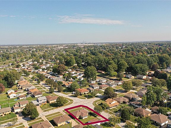 3rd image of 14267 Park Dr
