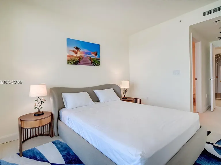 1455 Ocean Dr #902 — Photo 25