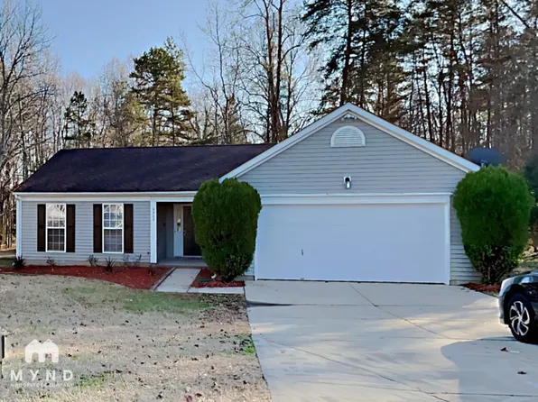 6902 Kentucky Derby Dr, Charlotte, NC 28215