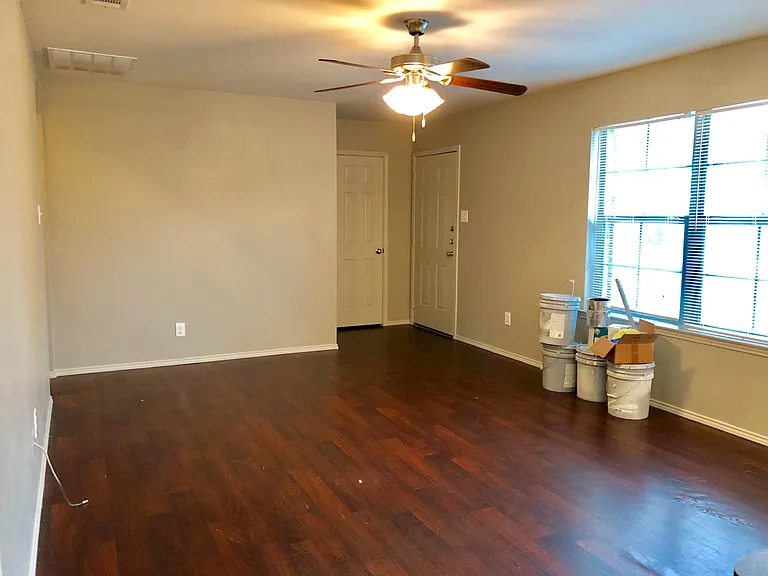 100 Leatherwood St — Photo 5