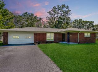 663 Russell Lake East Dr, Zionsville, IN 46077
