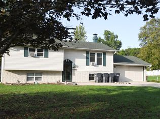 411 Lone Oak Dr, Farmland, IN 47340