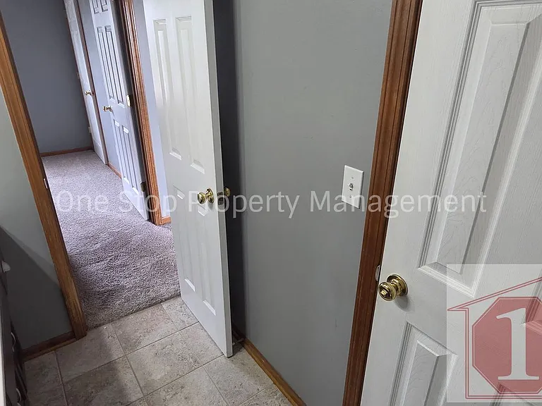 1317 S Huntington Dr — Photo 20