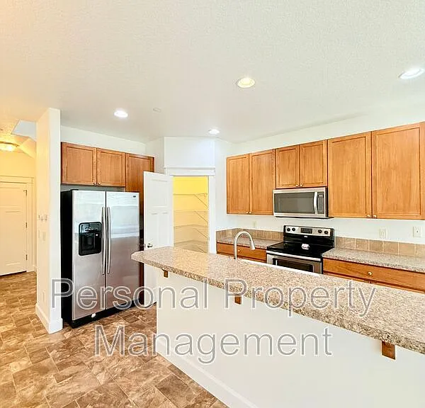 3326 NW 47th Dr — Photo 5