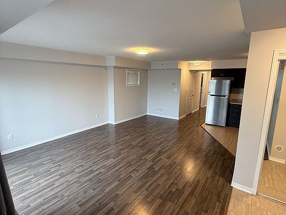 4th image of 2444 Post Rd #4