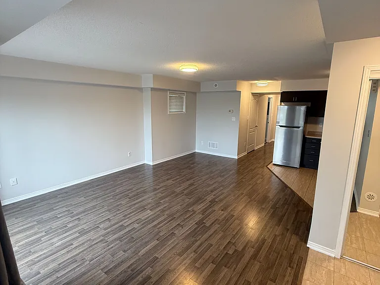 2444 Post Rd #4 — Photo 4