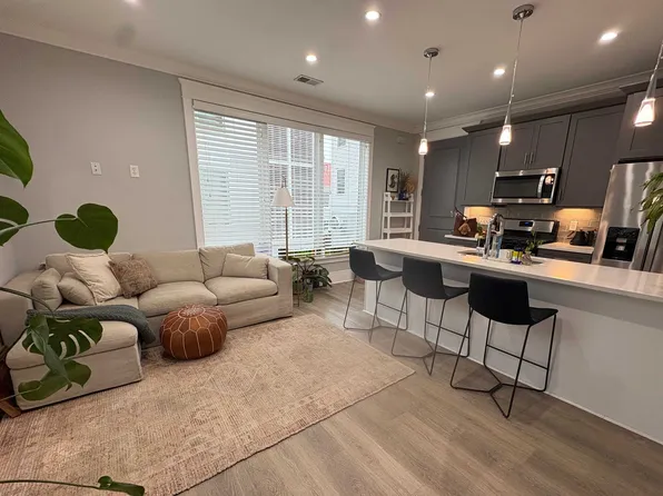 3 Sanctuary Ct #201, Charleston, SC 29403