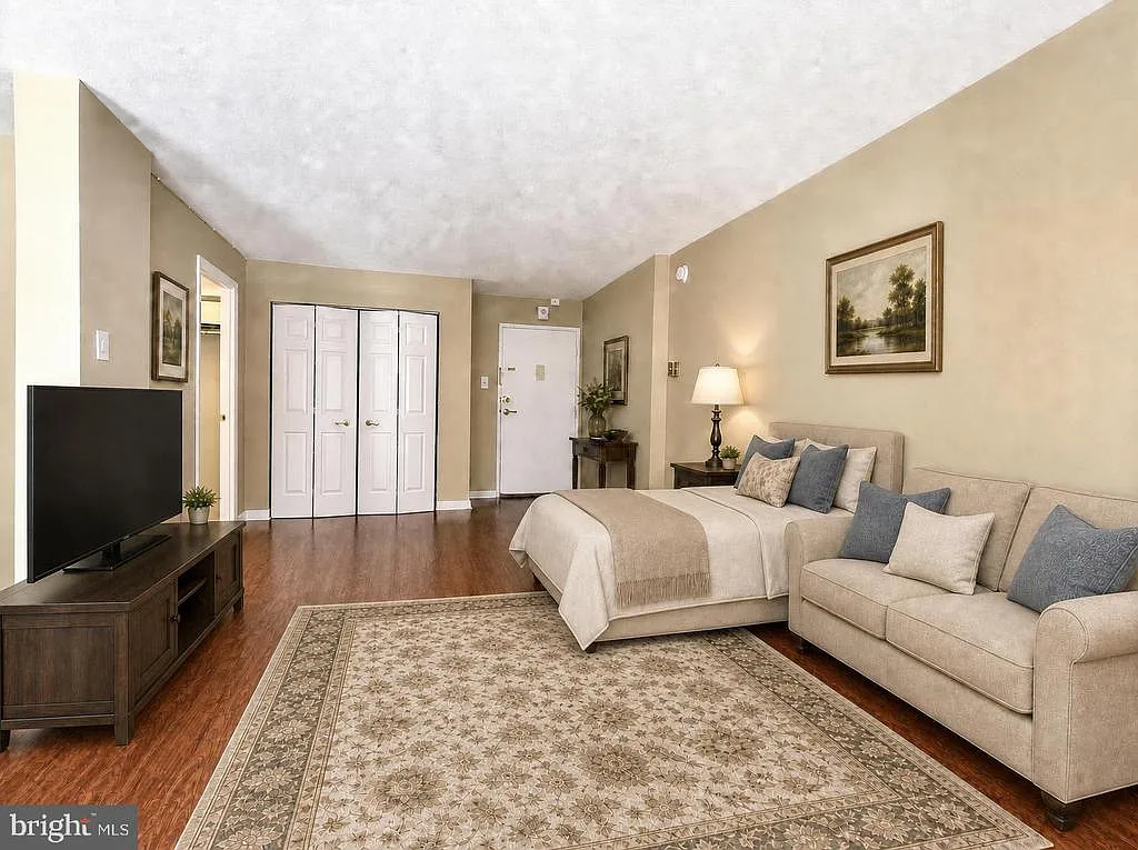 Studio, 1.0 bath, 411 sqft, $1,650 — Photo 4