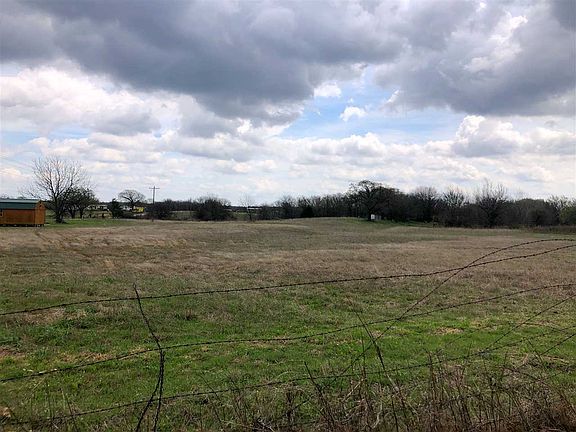 3rd image of 29918 Eisenhower Ln