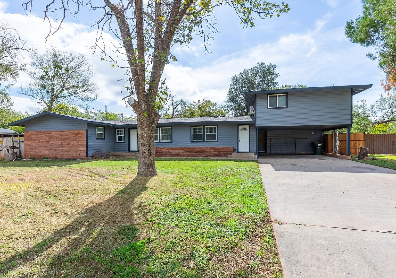 3865 Whittier Street — Photo 1