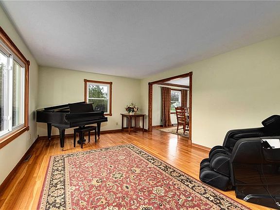 3rd image of 31007 Clarewood Dr