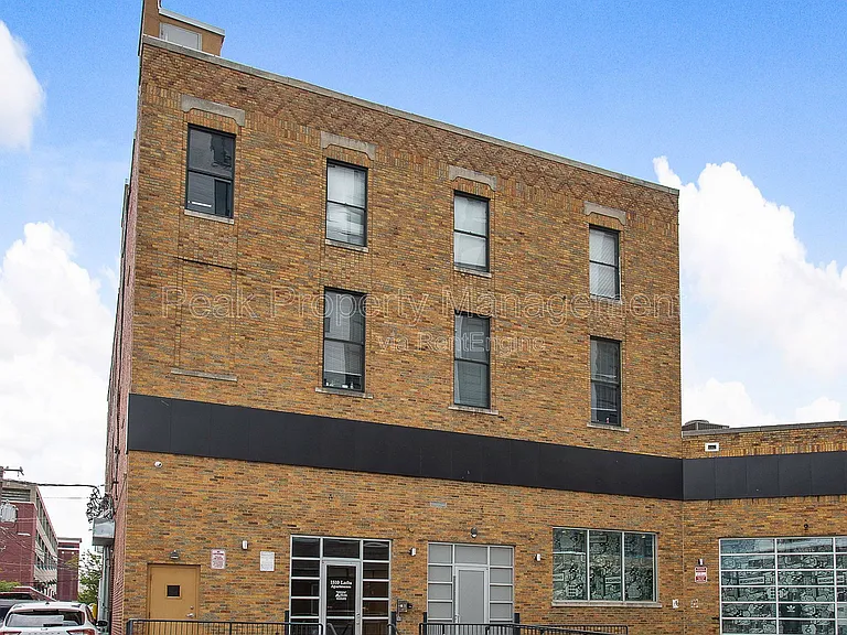 1510 W Broad St — Photo 32