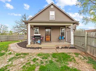 3802 Tipton Rd, Muscatine, IA 52761