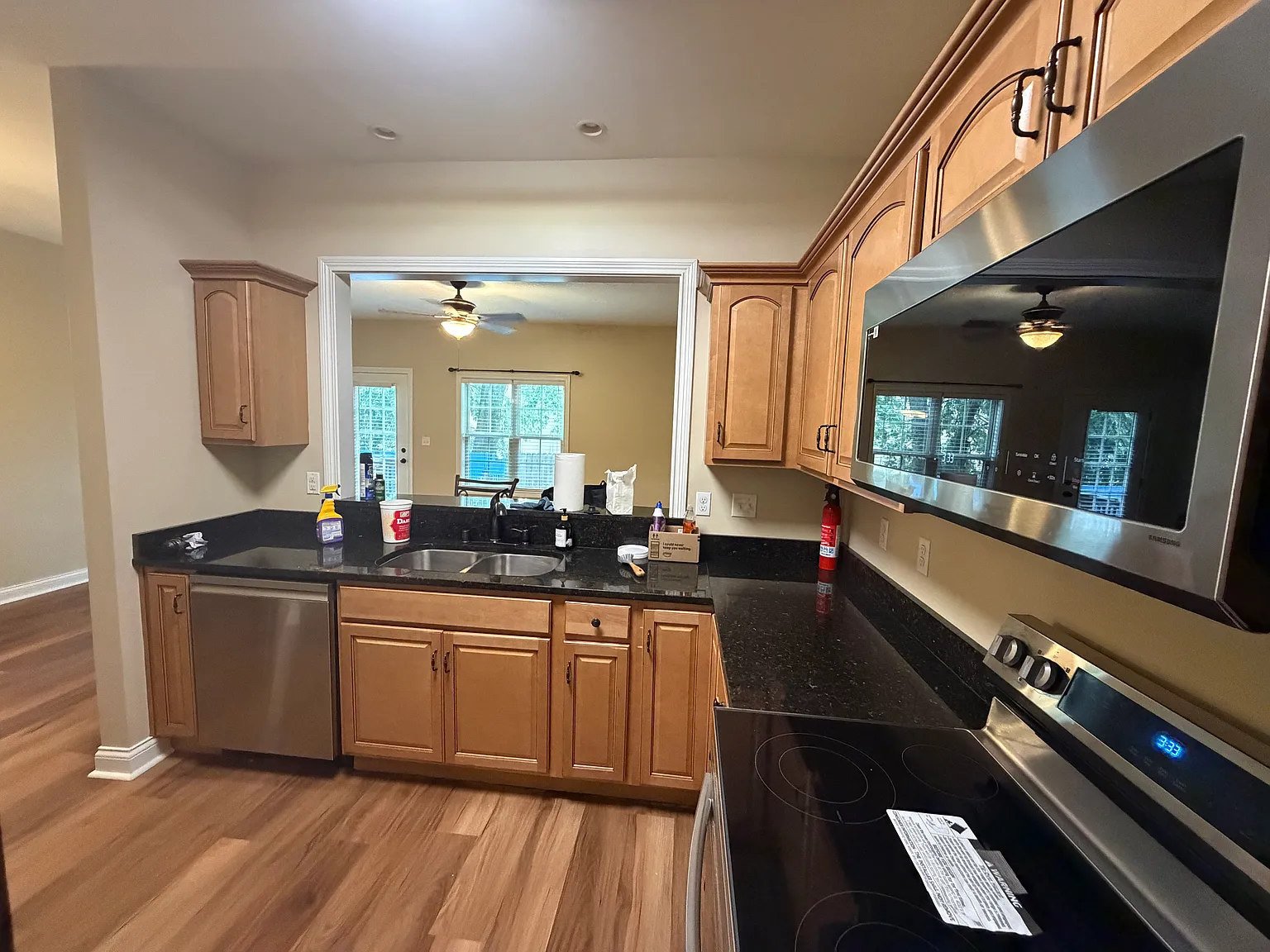 3 bed, 2307 sqft, $2,000 — Photo 4