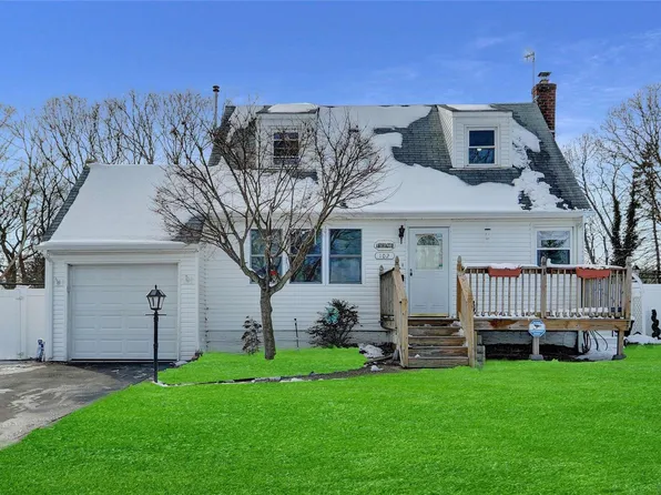 102 Tree Road, Centereach, NY 11720