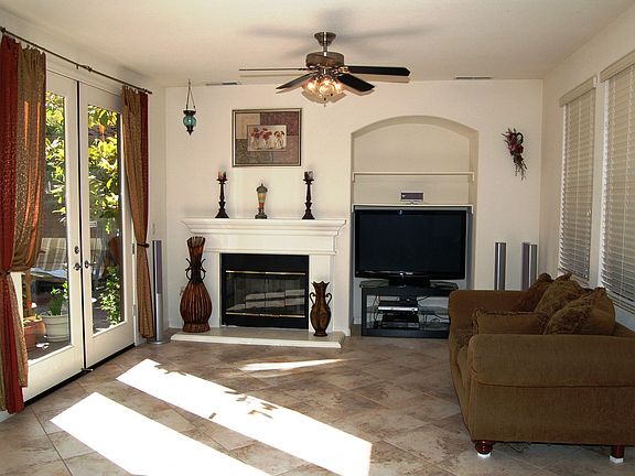 3rd image of 1298 Thornbury Ln