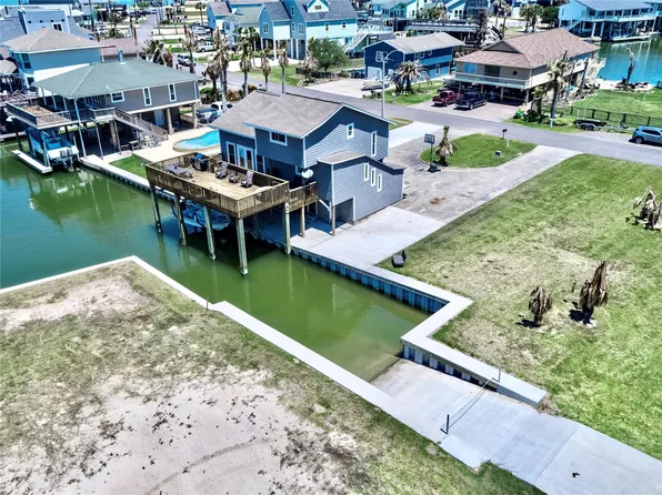 303-19 Tahiti Rd, Galveston, TX 77554