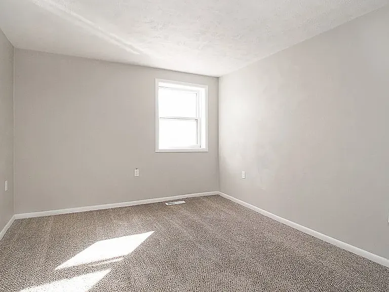 1174 Bryce Ave #B — Photo 7