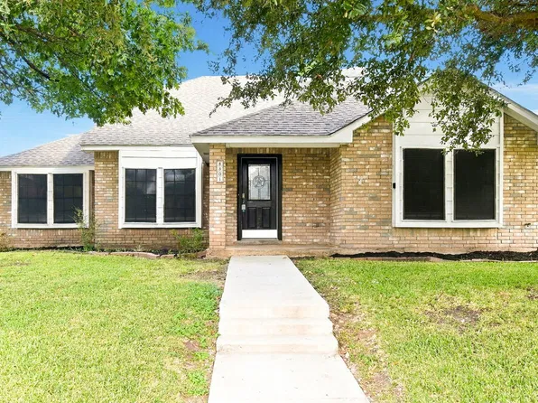 8801 Pine Forest Dr, Rowlett, TX 75088